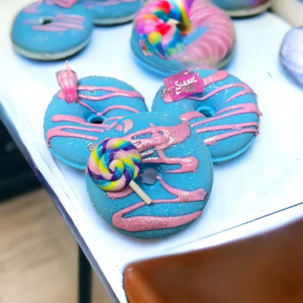 Candilicious Donut Prize Bath Bomb - Image 2