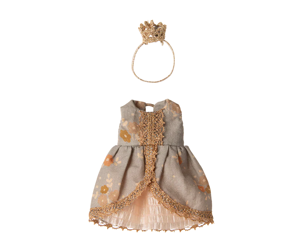 Princess dress, Big sister mouse